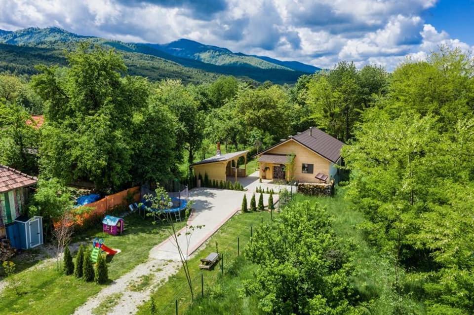 River Residence Chalet ستاتيونيا كليماتيركا سامباتا المظهر الخارجي الصورة